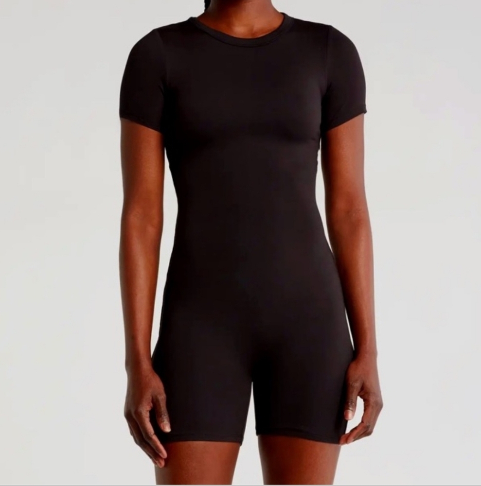 NWT NAKED WARDROBE SHORT SLEEVE ROMPER SIZE 2X